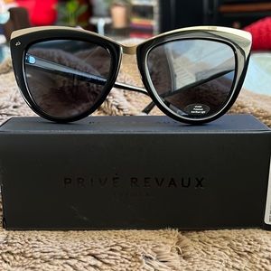 Privé Revaux sunnies. “Juliet” style. Polarized lens.